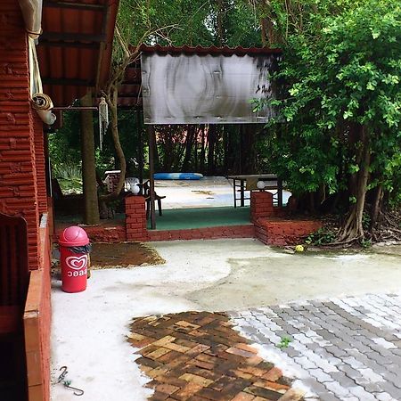 Pine Bungalow Krabi town Esterno foto