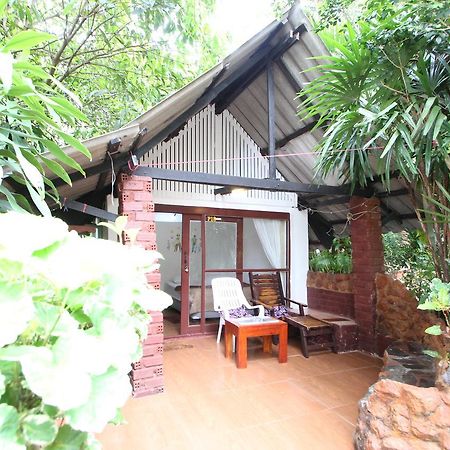 Pine Bungalow Krabi town Esterno foto