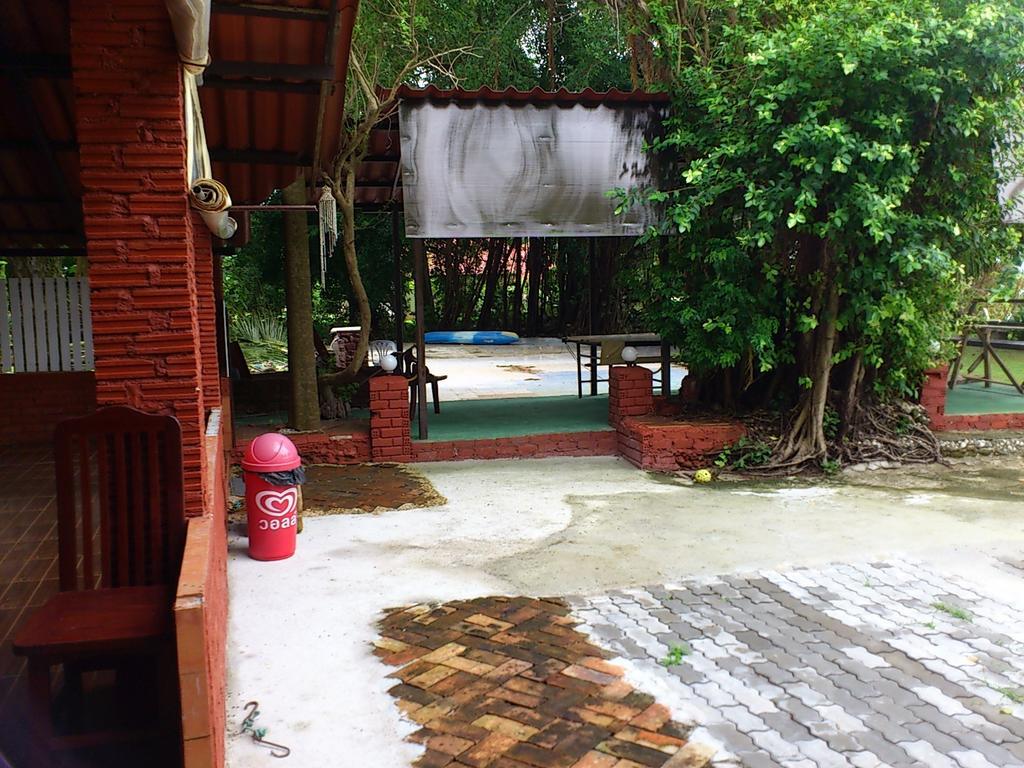 Pine Bungalow Krabi town Esterno foto