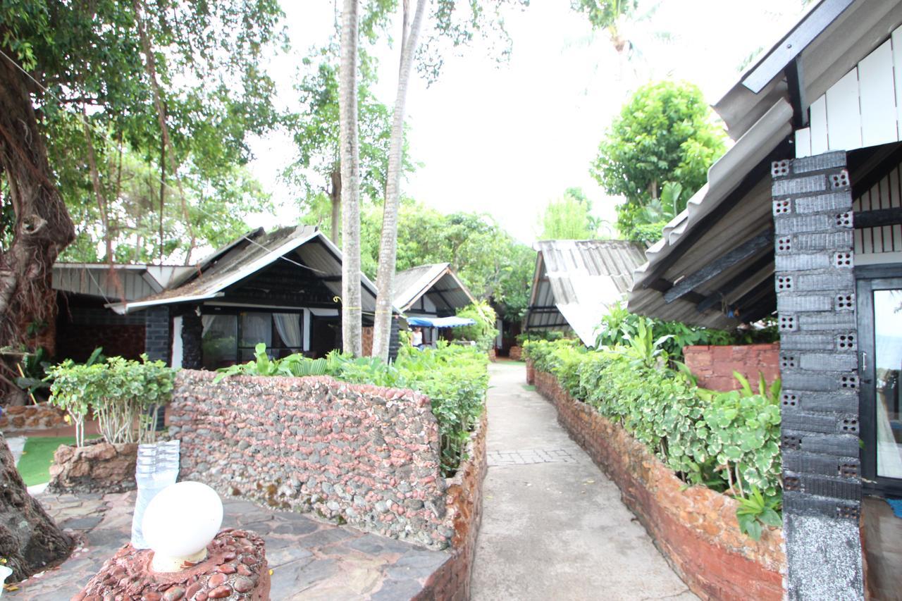 Pine Bungalow Krabi town Esterno foto