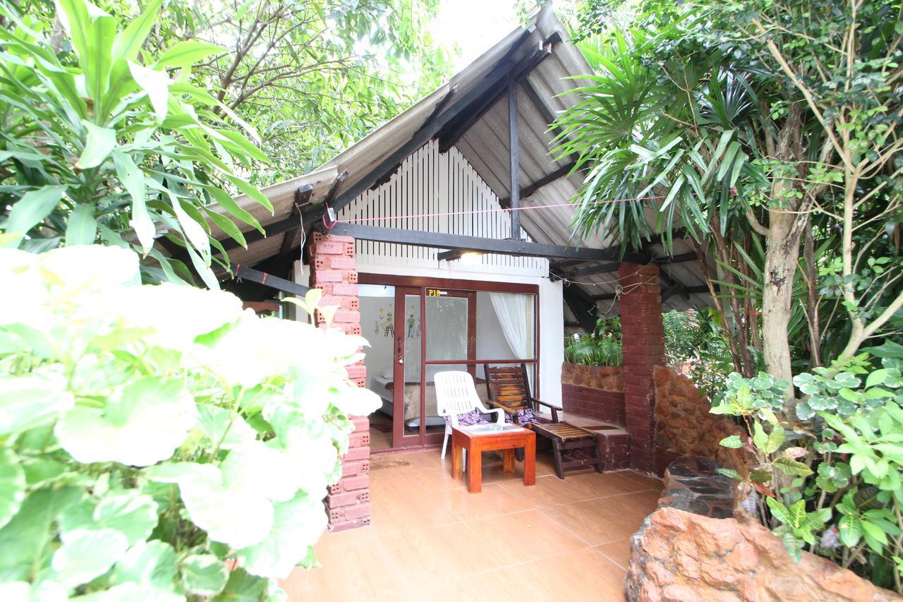 Pine Bungalow Krabi town Esterno foto