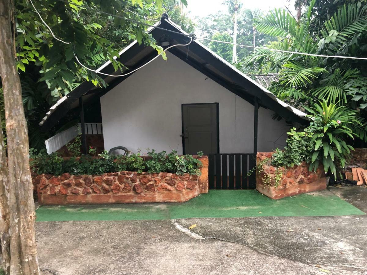 Pine Bungalow Krabi town Esterno foto